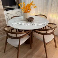 آمِلیامیزناهار خوری آروِنسا