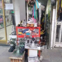زیر پله اجاره ای بر خیابان بازار بزرگ المهدی|اجارهٔ مغازه و غرفه|کرج, حصارک بالا|دیوار