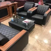 منشی خانم دانشجو یا فارغ التحصیل حقوق