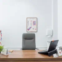 اپارتمان اداری ۱۴۰ متری ۳خواب حاشیه وکیل اباد