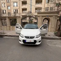 کوییک R سفید مشکی/۱۴۰۱/بدون رنگ/۵۶کیلومتر