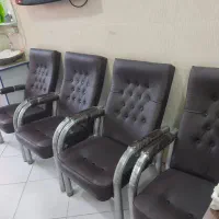 صندلی 10 عدد مناسب مشتری جنس خوب نو و سالم