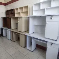 میز تحریر باکتابخانه،نقد واقساط