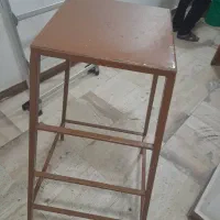 چهار پایه تمیز ومحکم