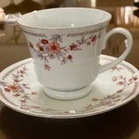 فنجان نعلبکی اکبند قندان گلسرخ وگلدان بلور