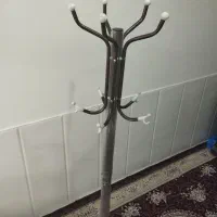 چوب لباسی ایستاده پایه سنگی