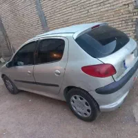 ماشین ۲۰۶ نقره ای