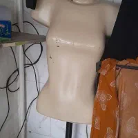 ویترین مانکن پا مانکن بدن مانکن نیم تنه رگال و ..