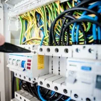 استخدام شاگرد برق کار ساختمان