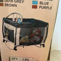 گهواره کنار مادر