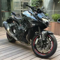 KAWASAKI ZH2 2023 سند  (cb1300 mt biking gsxs)