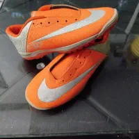 کفش و کتونی فوتبال