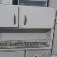 تعدادی کابینت سینک ظرفشویی و ابچکان