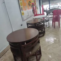 ۳عددمیزغذاخوری درحد