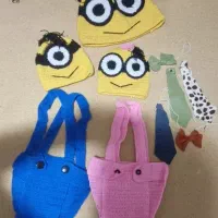 لباس بافتنی مینیون نوزادی به همراه ست مادر و پاپوش