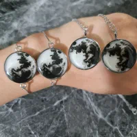 گردنبند ودستبند ماه شبتاب
