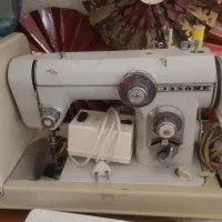چرخ خیاطی ژانومه ۶۷۲ در حد نو