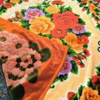 تعدادی پتو قدیمی نونو فروشی