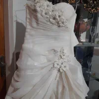 لباس عروس فروشی|لباس|هشتگرد, خور|دیوار