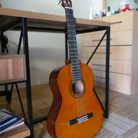 گیتار یاماها c40