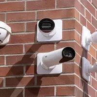 نصب دوربین مداربسته،دزدگیر،درب برقی،برق ساختمان