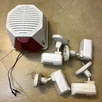 دزدگیر مغازه سالم.تعدادی چراغ ریلی