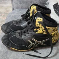 کتونی و دوبند کشتی،نیمه استوک فوتبال