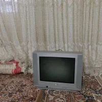 تلویزیون سالم درحد نو،به همراه میزتلویزیون