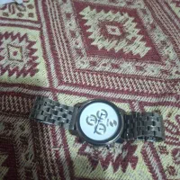 یک عدد ساعت ضد آب