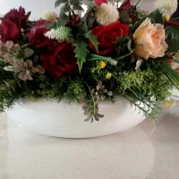 گلدان با گل مصنوعی
