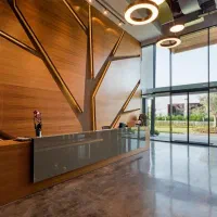 عمارت-لوکس-با-فضای-عظیم-انتخاب-برندهای-بزرگ