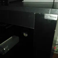 یک عدد میز تلویزیون تمیز شیک و بدون زدگی|میز تلویزیون|اندیشه, اندیشه فاز ۲|دیوار