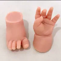 ساخت تندیس یادگاری از دست و پا کودک