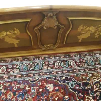 سرویس خواب دونفره چوب گردو با کنده کاری های زیبا