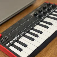 میدی کنترلر AKAI MPK Mini MK3 در حد نو