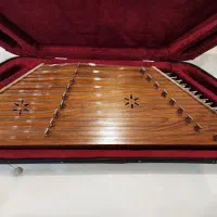 سنتور چوب گردو کاملا سالم به همراه کیف و میز