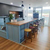 کانتر MDF پلی یورتان نئوکلاسیک (در حد نو)|فروشگاه و مغازه|بندرعباس, |دیوار