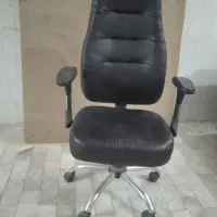 میز مدیریتی بزرگ و صندلی مدیریتی قیمت مناسب|دفتر کار|یزد, |دیوار