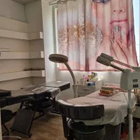 اجاره میز ناخن .اتاق و تخت|اجارهٔ دفتر کار، اتاق اداری، مطب|کرج, کوی امامیه|دیوار