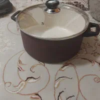 تعدادی قابلمه|ظروف پخت‌وپز|ایلام, |دیوار