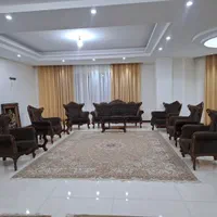مبل سلطنتی چوب فندقی پارچه مخمل قهوه ای در حد نو
