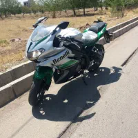 بنلی ۳۰۰ ریس دوسیلندر