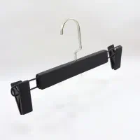 تعدادی چوبکار لباس چوب لباسی|فروشگاه و مغازه|محمدشهر, شهرک پیام (مهرالبرز)|دیوار