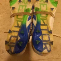 یک جفت کفش فوتبال استوک درشت|کیف، کفش، کمربند|بابل, |دیوار