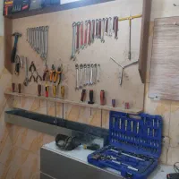 مکانیک  خودرو سیار و در مغازه با لوازم یدکی