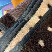 تعدادی پتو و رختخواب|رختخواب، بالش، پتو|بهشهر, |دیوار