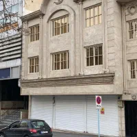 ۲۰۰ متر تجاری + ۲۰۰ متر مسکونی بر نیاوران