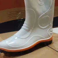 چکمه مواد کهنه و نو