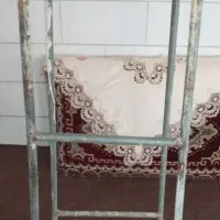 یک عدد چهارپایه|صندلی و نیمکت|اراک, |دیوار