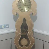 ساعت دیواری ایستاده